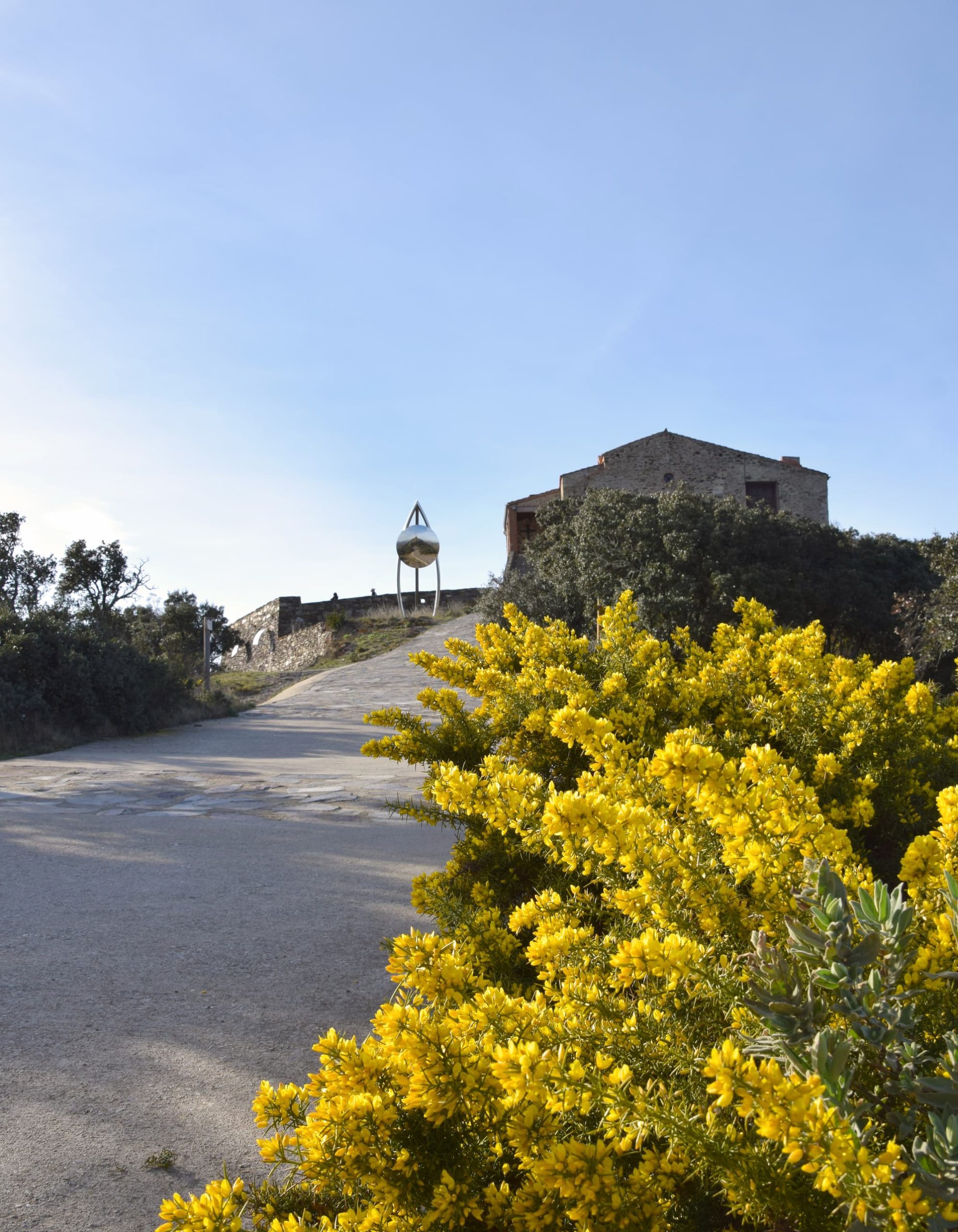 randonnée sentier botanique forca real à millas en roussillon conflent dans les pyrénées orientales