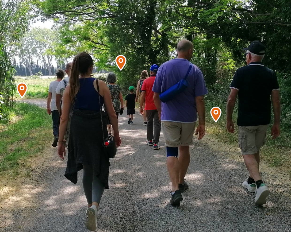 balade en famille sentier et géocaching pendant la passejades de nefiach en roussillon conflent