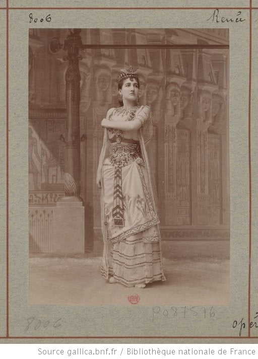 Photo de Renée Vidal en costume pour son rôle dans Aida en 1891