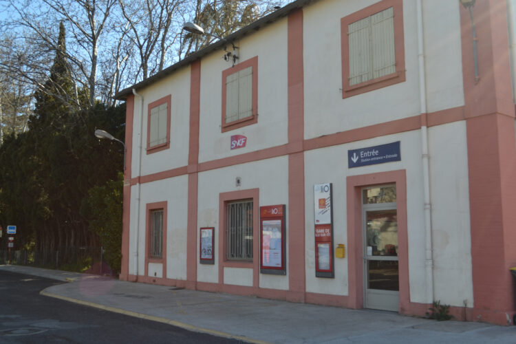 GARE SNCF D'ILLE-SUR-TÊT
